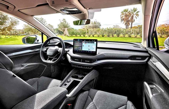 Skoda Elroq 2024 – deska rozdzielcza