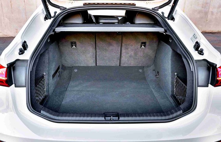 Audi A6 e-tron (2024) – wnętrze, bagażnik