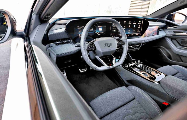 Audi A6 e-tron (2024) – wnętrze, deska rozdzielcza