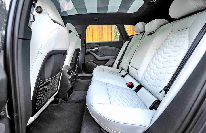 Audi A6 e-tron (2024) – wnętrze, kanapa