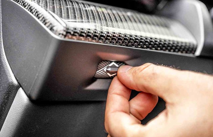 BMW M5 G90 – regulacja kierunku nadmuchu