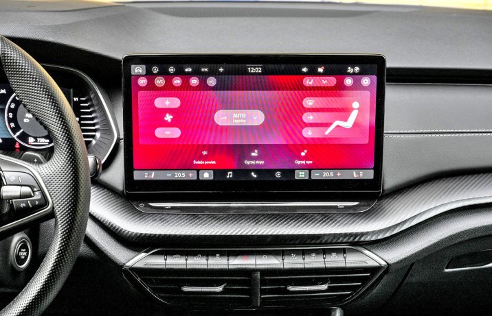 Skoda Octavia 2.0 TDI DSG Sportline (2024) – centralny ekran systemu multimedialnego