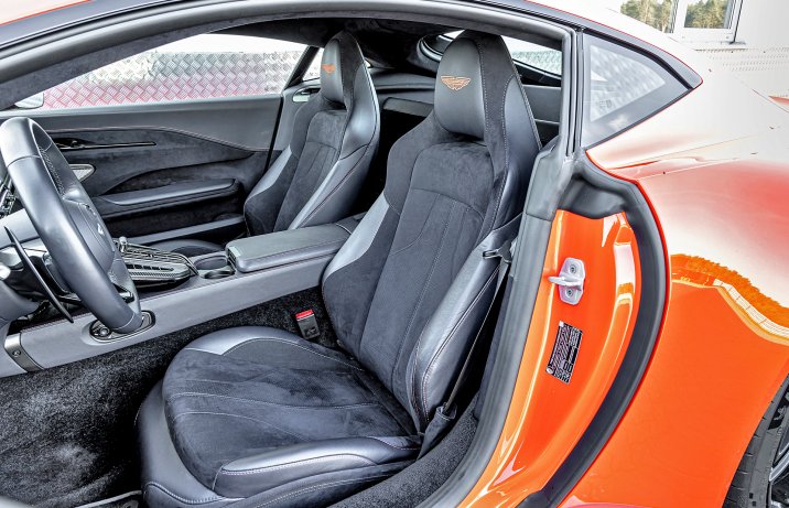 Aston Martin Vantage – fotele