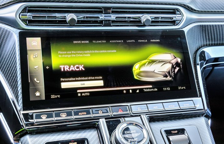 Aston Martin Vantage – wyświetlacz