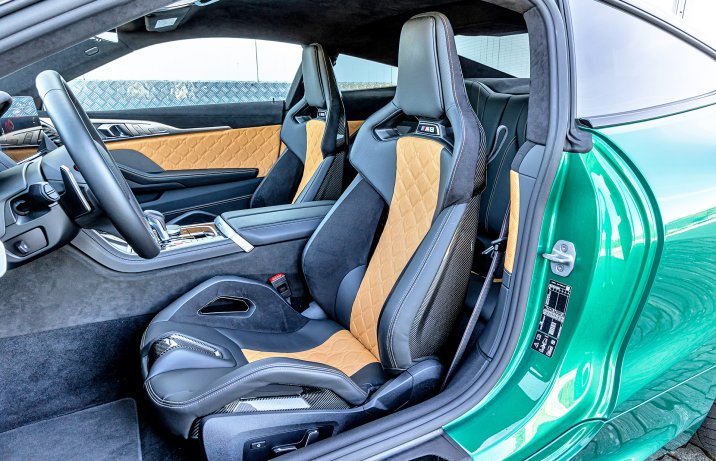 BMW M8 Competition – fotele