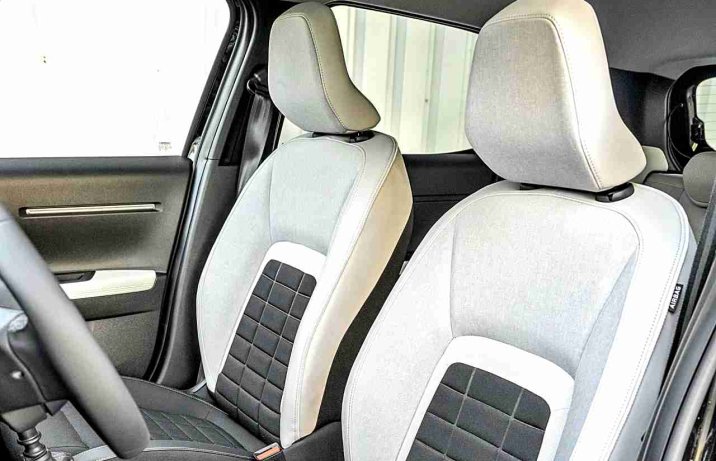 Citroen C3 1.2 Turbo Max – wnętrze, fotele