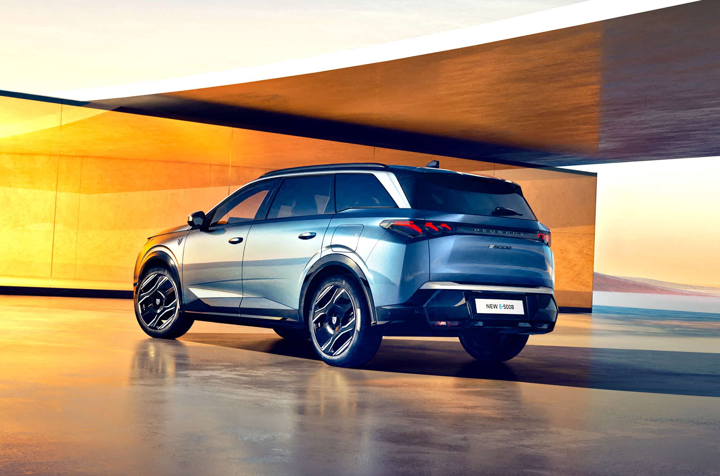 Peugeot E-5008 – tył