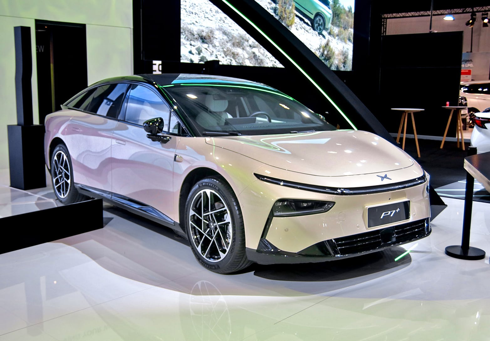 xpeng p7+ przód