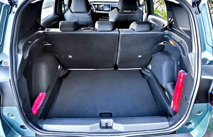 Nowy Opel Frontera (2024) – bagażnik