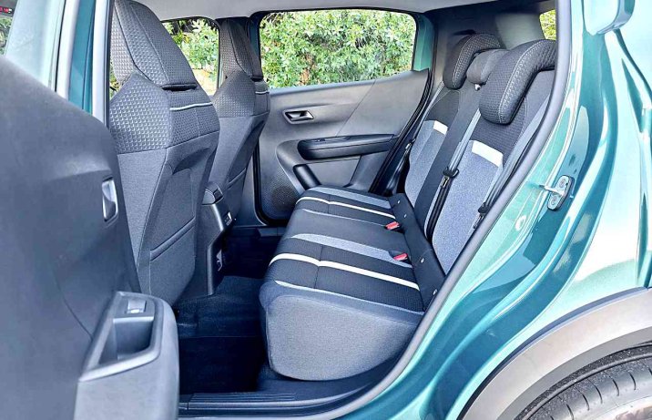 Nowy Opel Frontera (2024) – kanapa