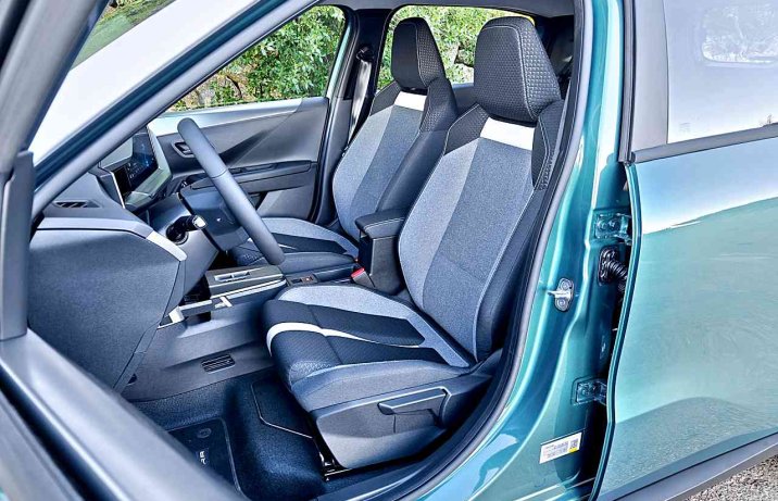 Nowy Opel Frontera (2024) – fotele