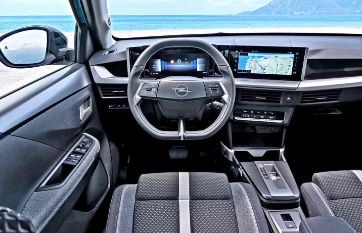 Nowy Opel Frontera (2024) – deska rozdzielcza