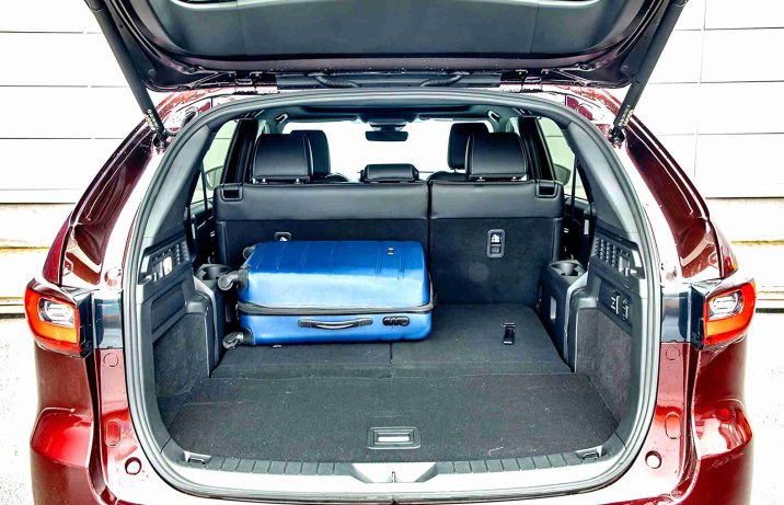 Mazda CX-80 3.3 e-Skyactiv D 8AT 4x4 Homura Plus – bagażnik, dwa rzędy
