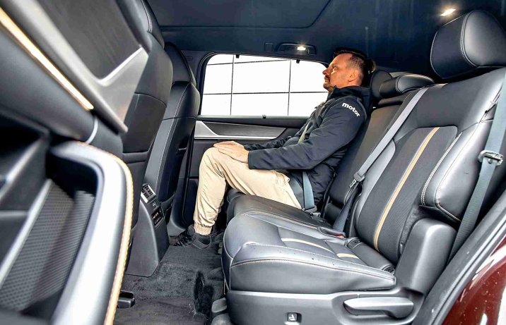 Mazda CX-80 3.3 e-Skyactiv D 8AT 4x4 Homura Plus – fotele drugi rząd