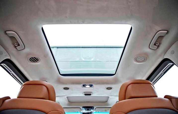 Hyundai Staria 1.6 T-GDI HEV 6AT Luxury – okno dachowe