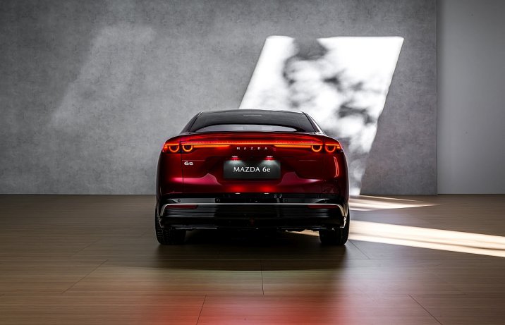 Mazda 6e