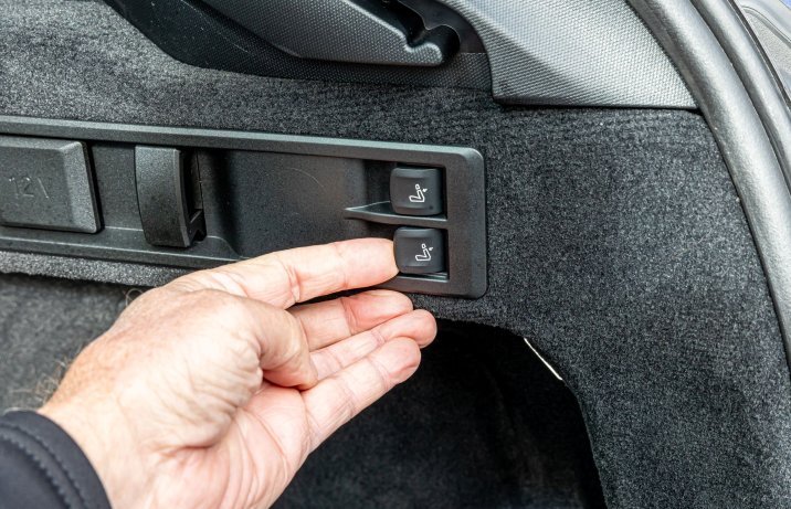 BMW serii 3 Touring - składanie kanapy