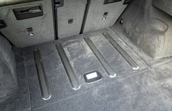 BMW serii 3 Touring - listwy w bagażniku