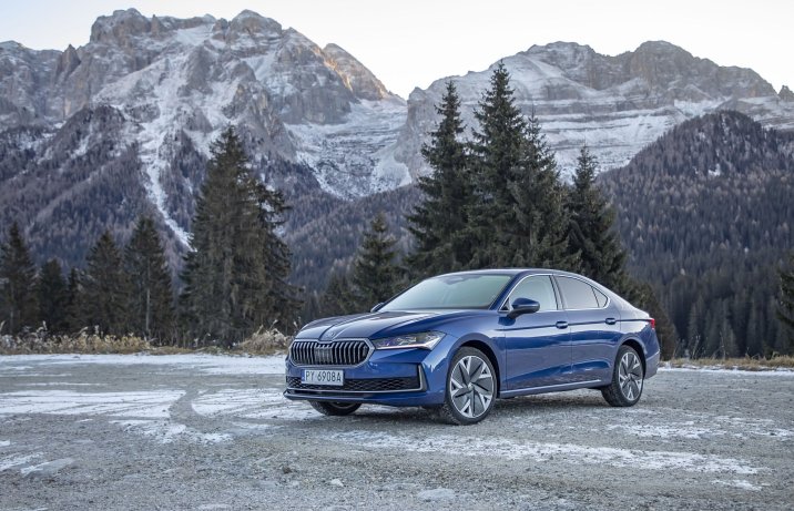 Skoda Superb 2.0 TSI 4x4 (2025) – przód