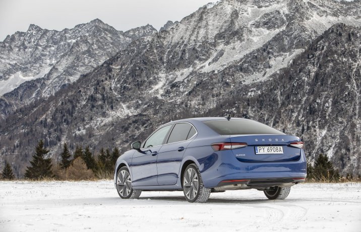 Skoda Superb 2.0 TSI 4x4 (2025) – tył