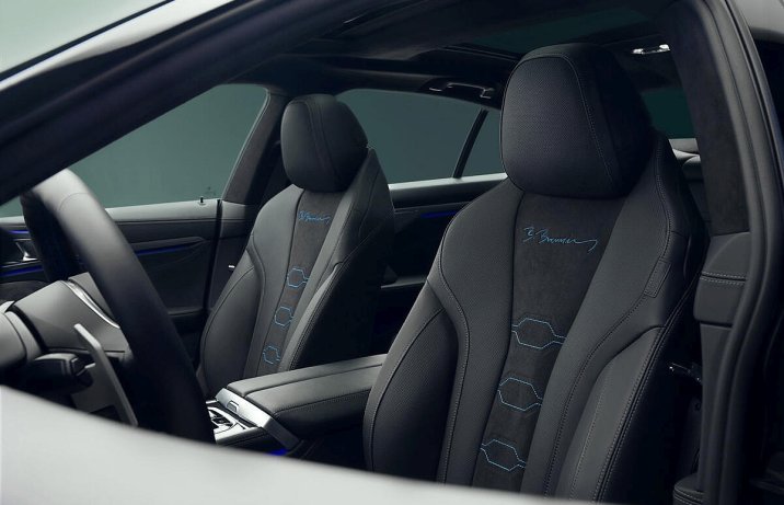 Alpina B8 GT – fotele, podpis