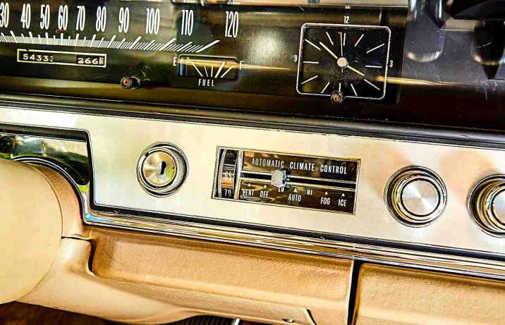 Cadillac DeVille III – wnętrze, sterowanie klimatyzacją