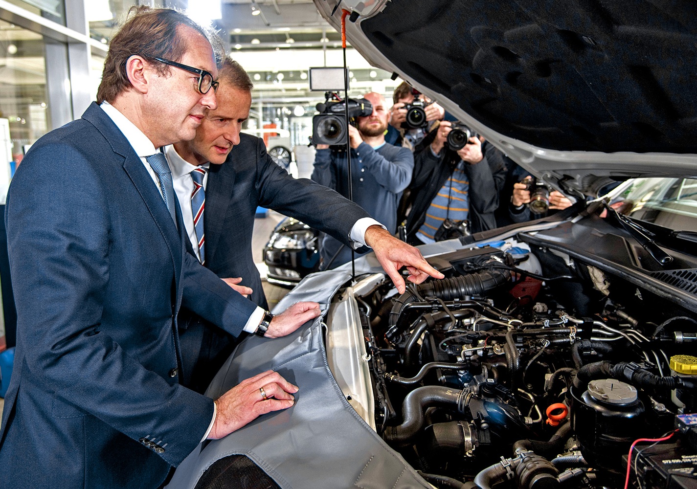 prezesi-koncernow-motoryzacyjnych-diess-dieselgate