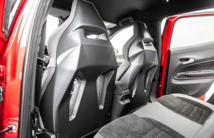 Alfa Romeo Junior - tył foteli