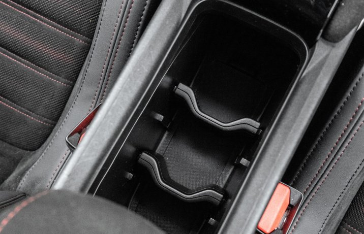 Alfa Romeo - cupholdery