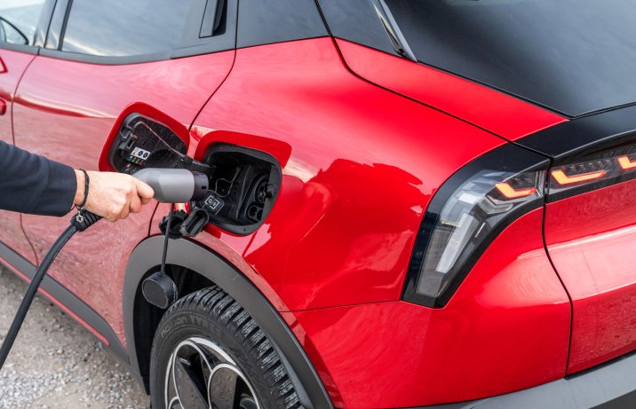 Alfa Romeo - ładowanie