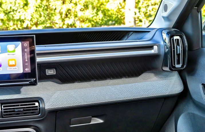Citroen C3 Aircross 2025 – deska rozdzielcza, przed pasażerem