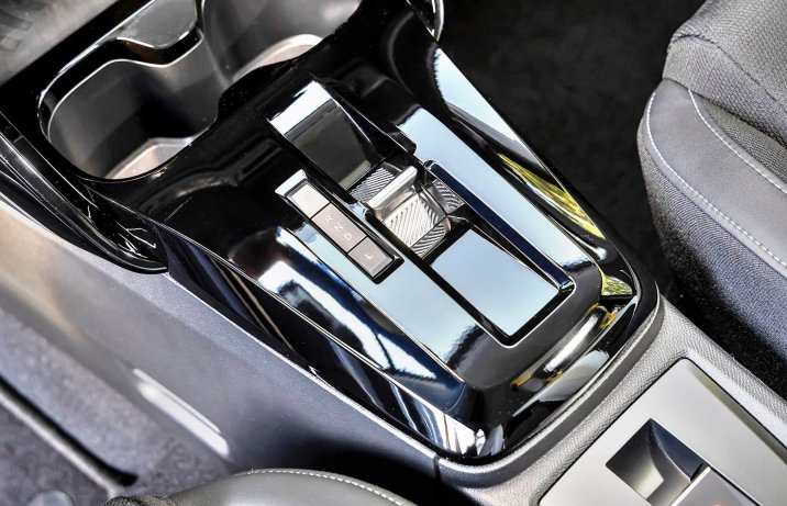 Citroen C3 Aircross 2025 – deska rozdzielcza, wybierak automatu