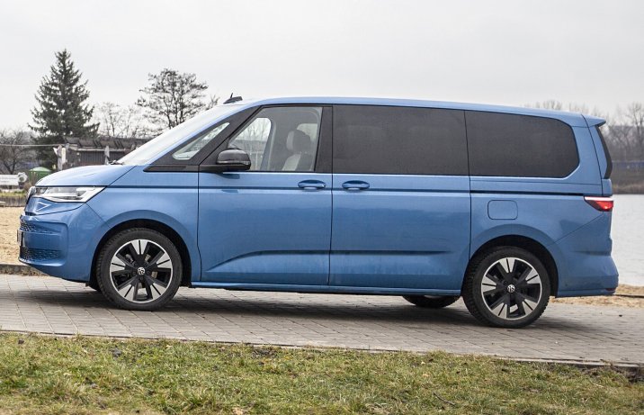 Volkswagen Multivan 2.0 TDI (2025) – test – bok