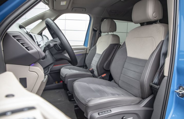 Volkswagen Multivan 2.0 TDI (2025) – test – fotele (przód)