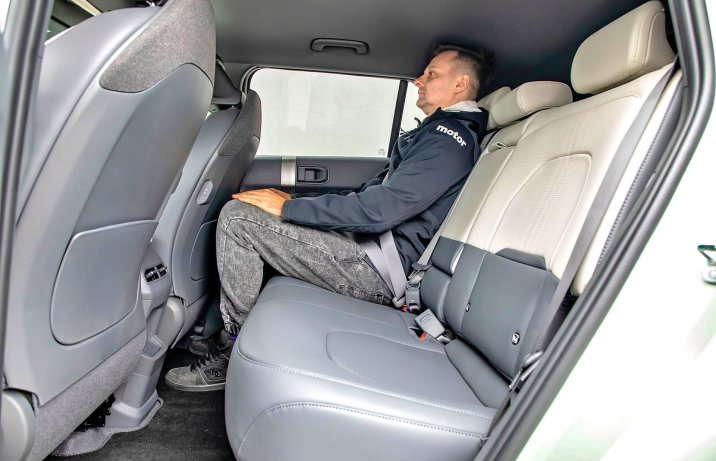 Kia EV3 81,4 kWh GT Line – kanapa z pasażerem