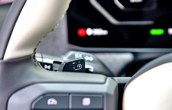 Kia EV3 81,4 kWh GT Line – rekuperacja, łopatka