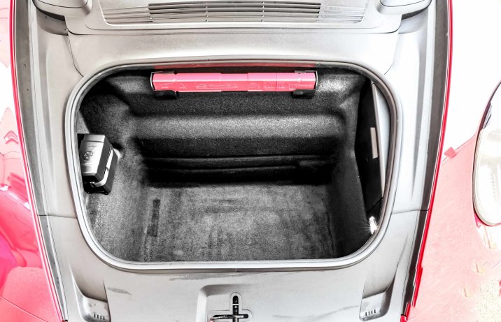 Porsche 911 Carrera 4 GTS – bagażnik