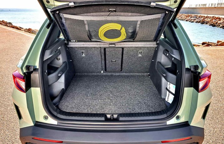 Skoda Elroq 2025 – wnętrze, bagażnik