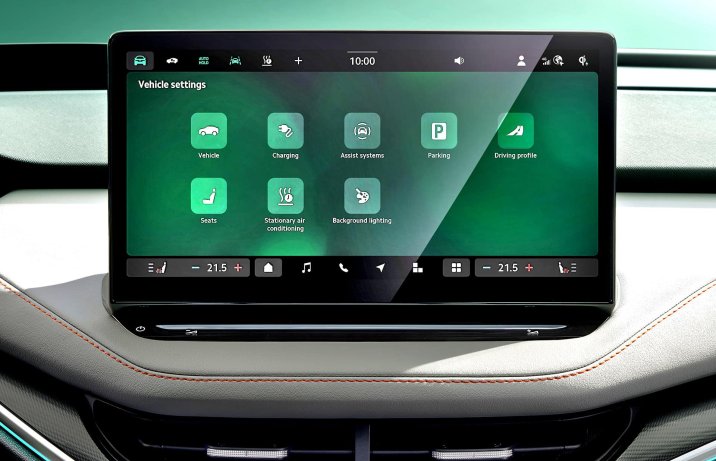 Skoda Elroq 2025 – wnętrze, ekran, multimedia