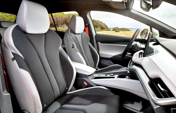 Skoda Elroq 2025 – wnętrze, fotele