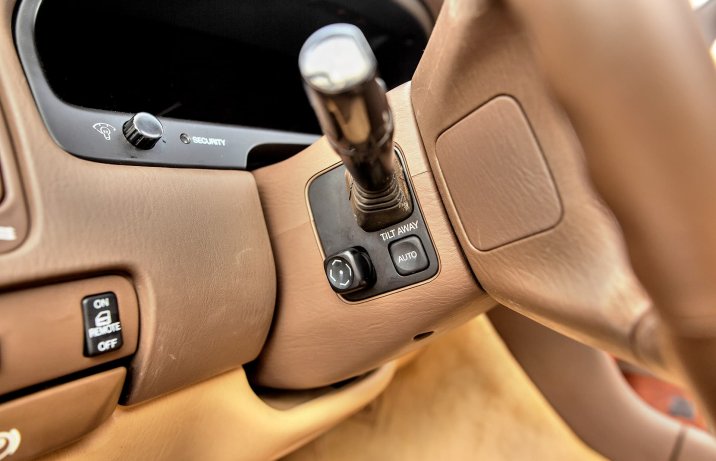 Lexus LS400 (UCF10/11) – wnętrze, regulacja kolumny kierownicy