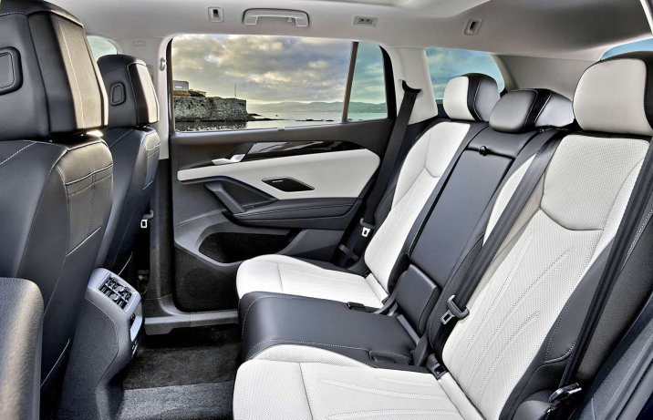 Volkswagen Tayron 2025 – wnętrze, kanapa