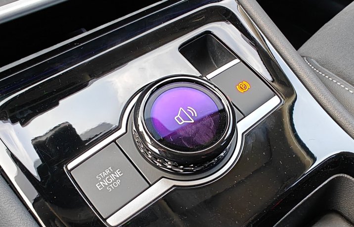 Volkswagen Tayron 2025 – wnętrze, konsola środkowa, pokrętło