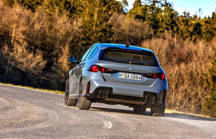 BMW 120 (2025) - test / porównanie - tył