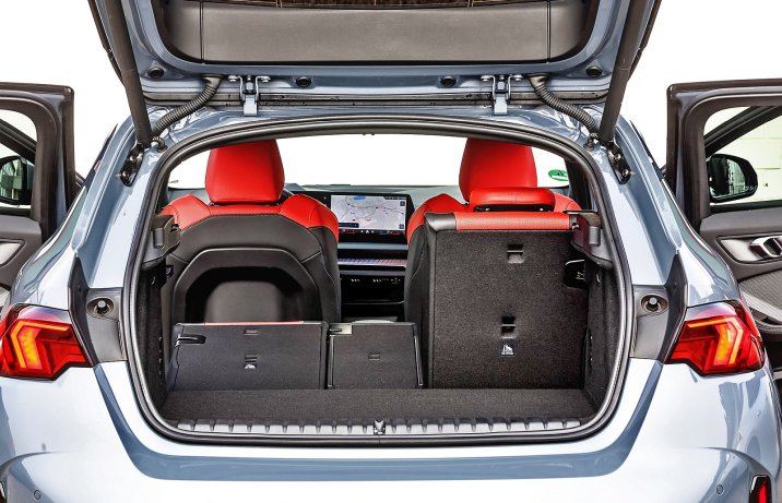 BMW 120 (2025) - test / porównanie - bagażnik