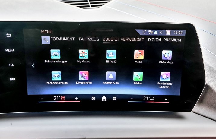 BMW 120 (2025) - test / porównanie - system operacyjny