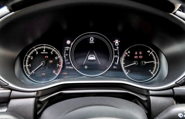 – Mazda 3 2.0 e-Skyactiv X (2025) – test / porównanie – wskaźniki