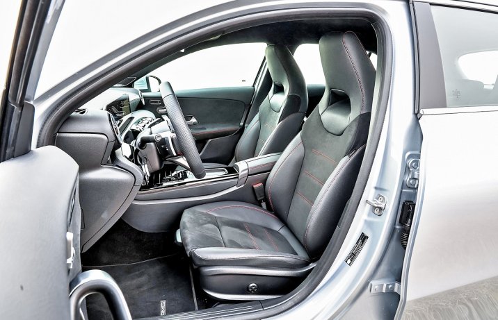 Mercedes A 200 (2025) - test / porównanie - fotele