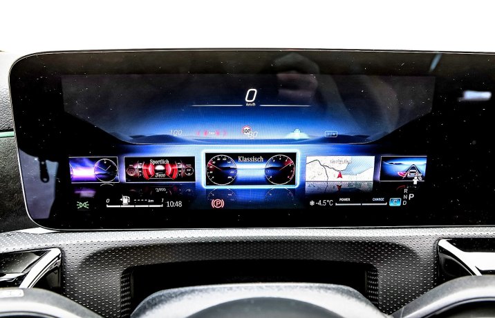 Mercedes A 200 (2025) - test / porównanie - cyfrowe wskaźniki