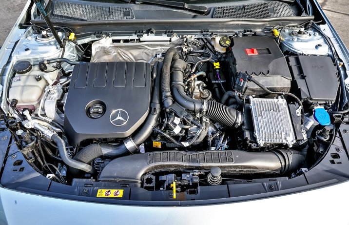 Mercedes A 200 (2025) - test / porównanie - silnik